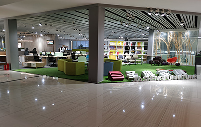 線下體驗中心（角覽）